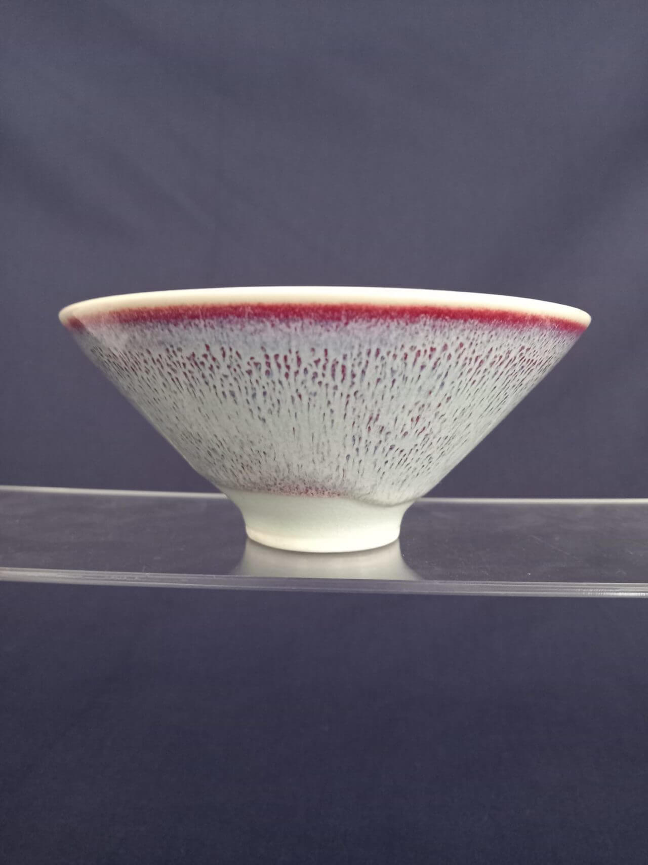 A very Beautiful song style Chinese bowl with Chinese markings to the base, measures 13cm across